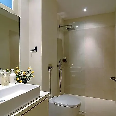 Sleeps 6 Pool Air Con T647925